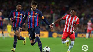 El Almería se enfrentará mañana al líder Barcelona ocupando